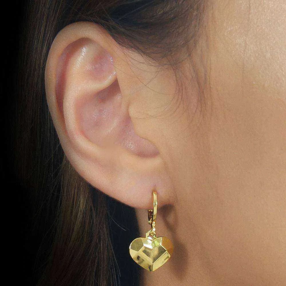 Brinco Dourado de Argolinha Coração Traços Retos · Banhado a Ouro 18k