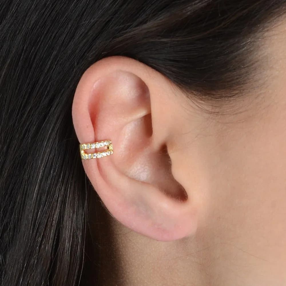 Piercing Dourado de Pressão com 14 Pedras de Zircônia · Banhado a Ouro 18k