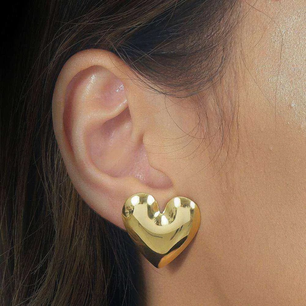 Brinco Dourado de Coração Liso · Banhado a Ouro 18k