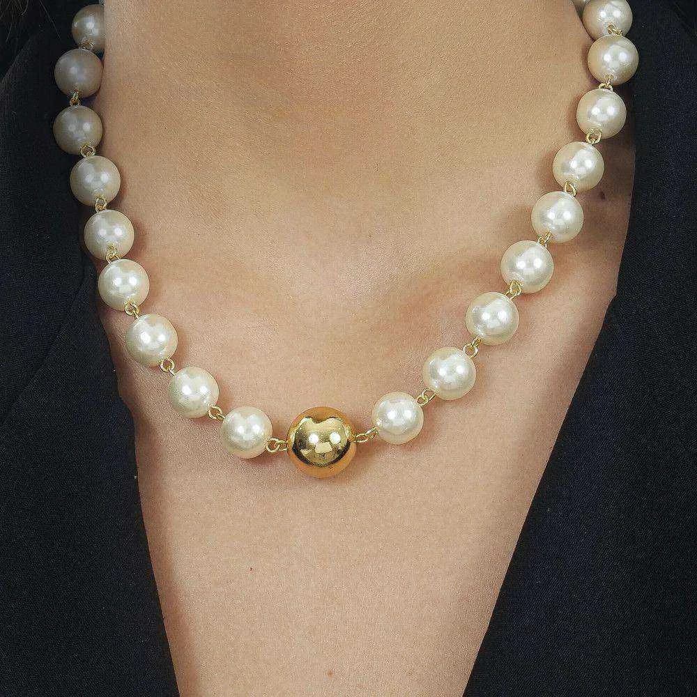 Colar Dourado de Pérolas e Bola · Banhado a Ouro 18k