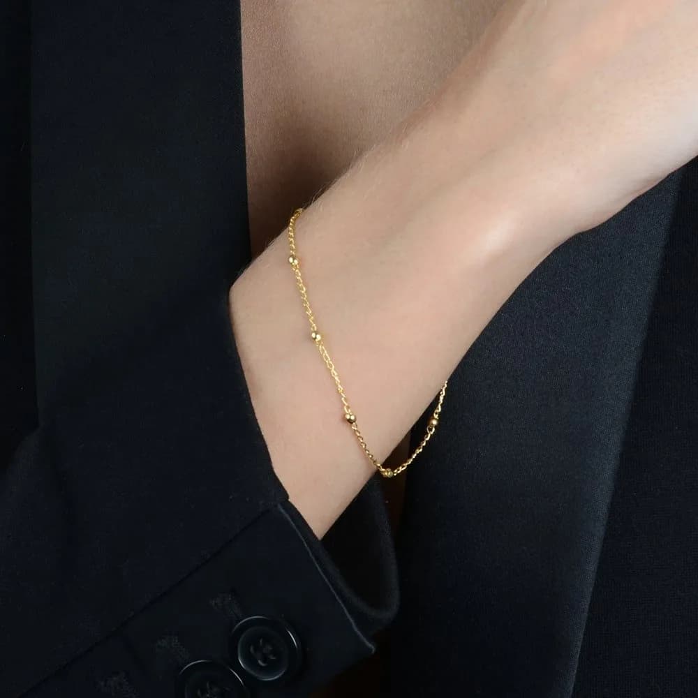 Pulseira Dourada de Bolinhas Delicada · Banhado a Ouro 18k
