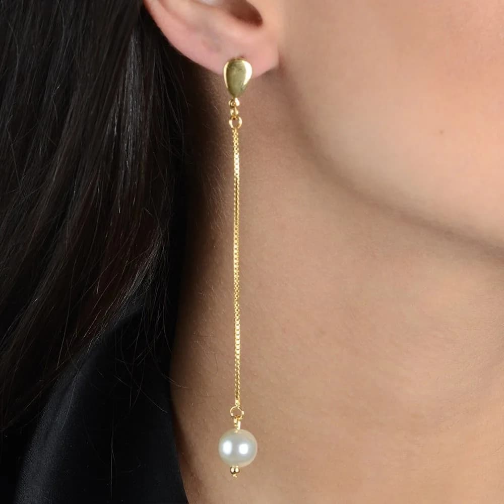 Brinco Dourado de Corrente com Pérola · Banhado a Ouro 18k