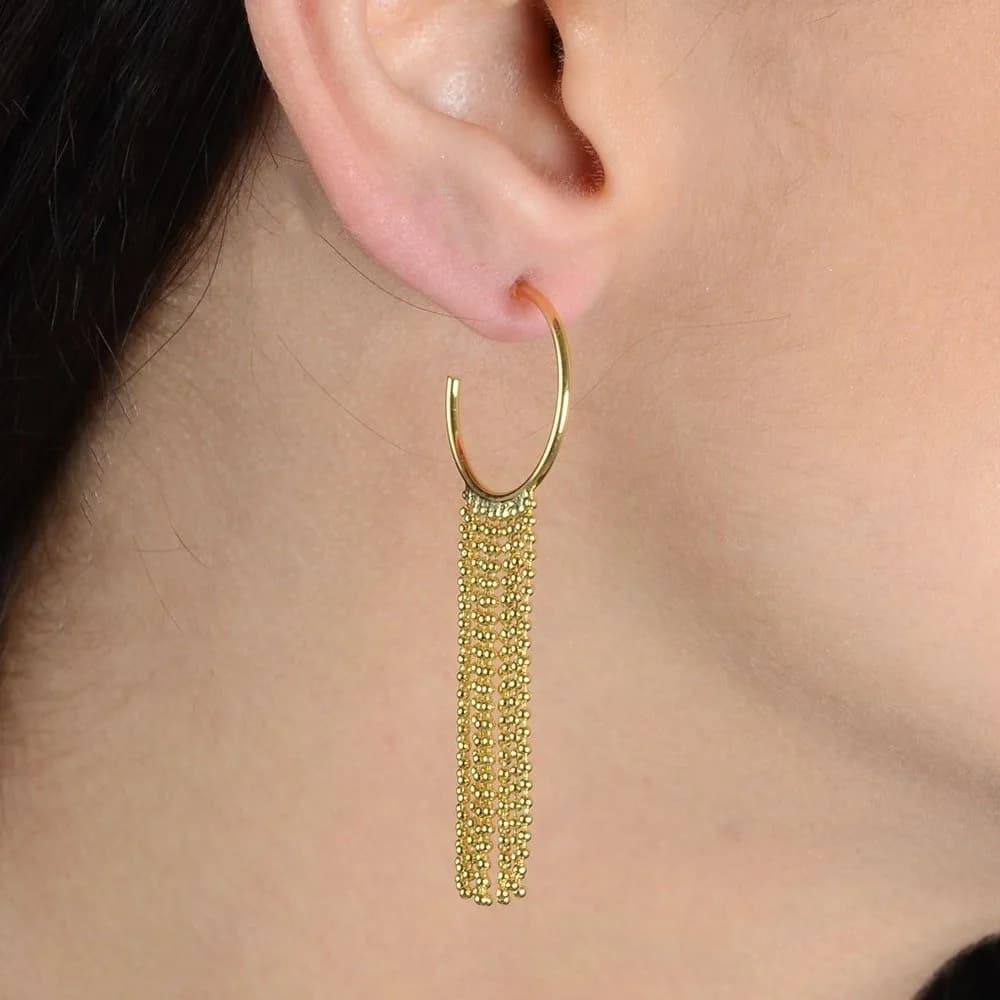 Brinco Dourado de Argola e Franja · Banhado a Ouro 18k