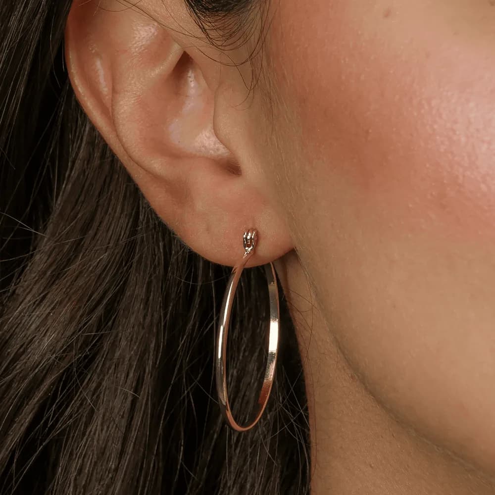 Brinco Dourado de Argola Médio · Banhado a Ouro 18k
