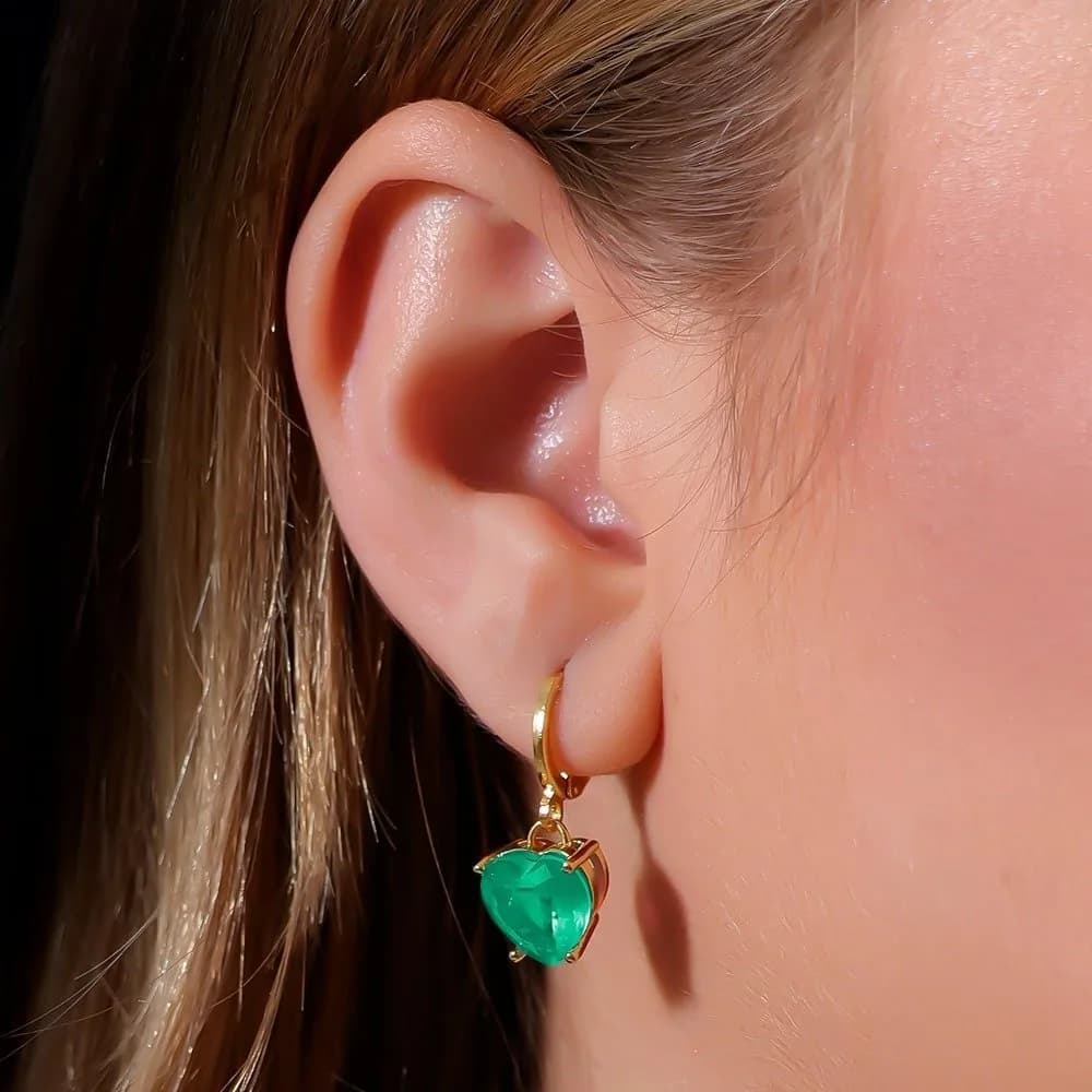 Brinco Dourado Argolinha Pedra de Coração Verde · Banhado a Ouro 18k