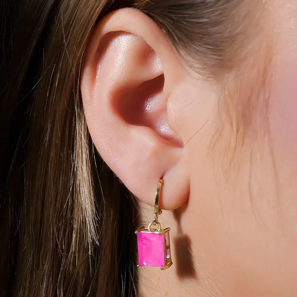 Brinco Dourado Argolinha Pedra Retangular Rosa · Banhado a Ouro 18k