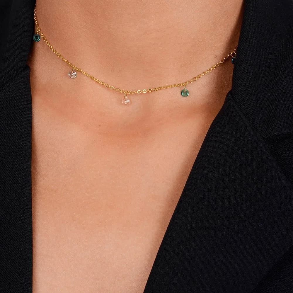 Colar Dourado Chocker Pontos de Luz Coloridos Cristais · Banhado a Ouro 18k
