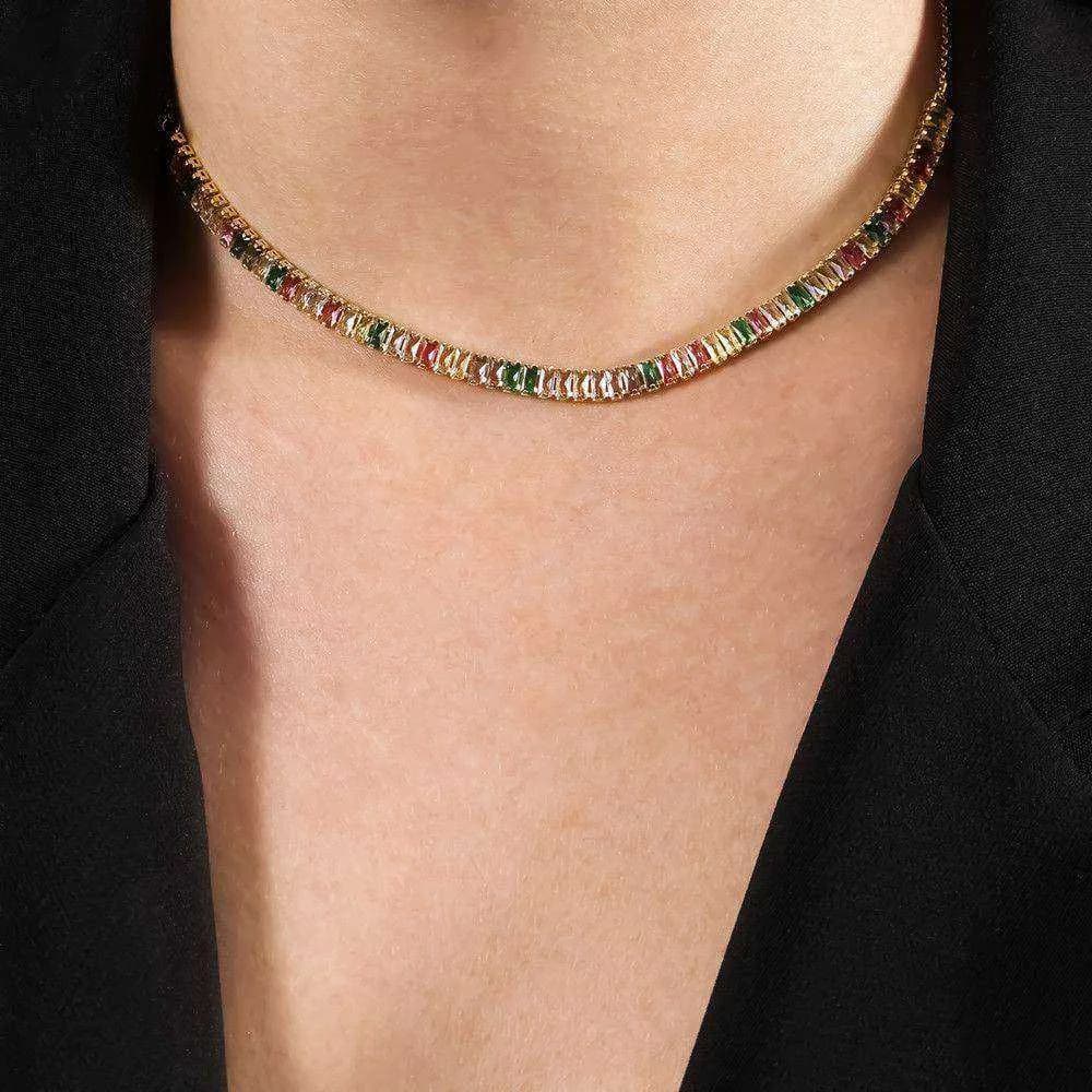 Colar Dourado Chocker de Pedras Coloridas · Banhado a Ouro 18k