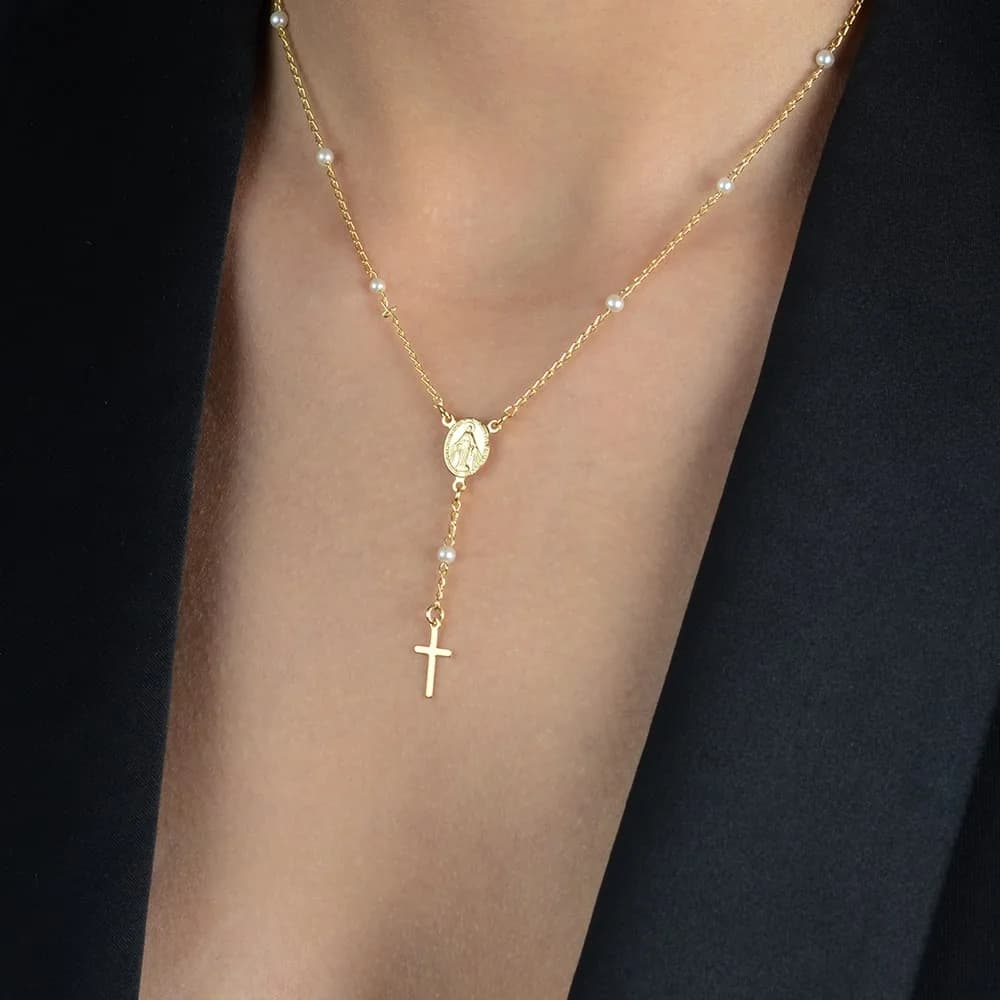 Colar Dourado Religioso Terço Cruz e Pérolas · Banhado a Ouro 18k